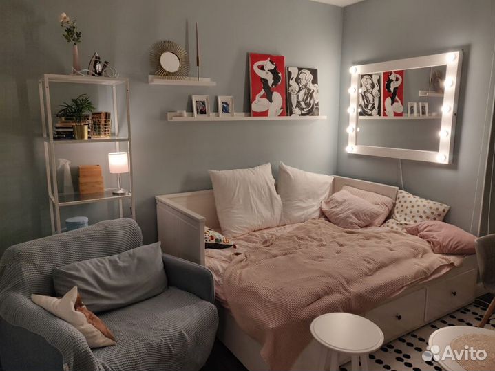 Гримерное зеркало с лампочками