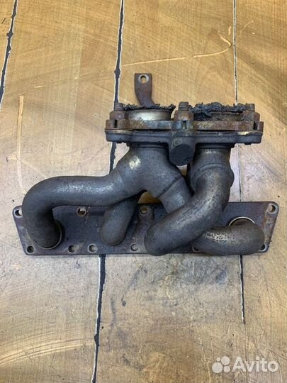 Коллектор выпускной Volkswagen Golf 4 AGN 2000