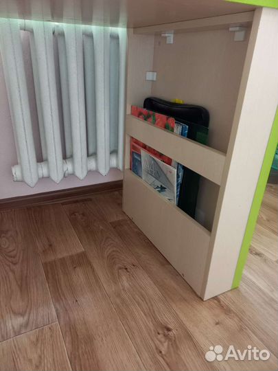 Школьный стол