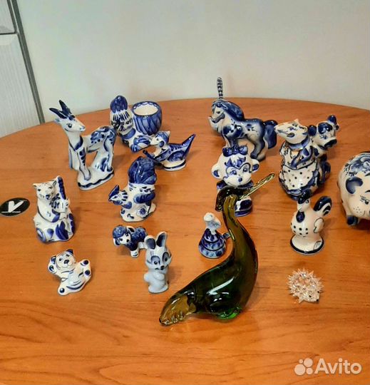 Фарфоровая статуэтка, Попугай Городница