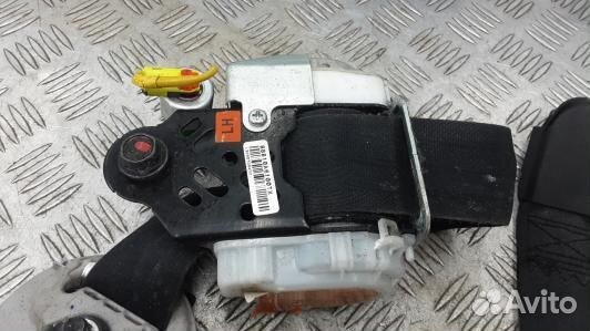 Ремень безопасности с пиропатроном сиденья передне