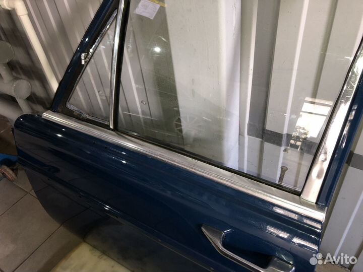 Молдинг стойка на дверь Мерседес W115/114