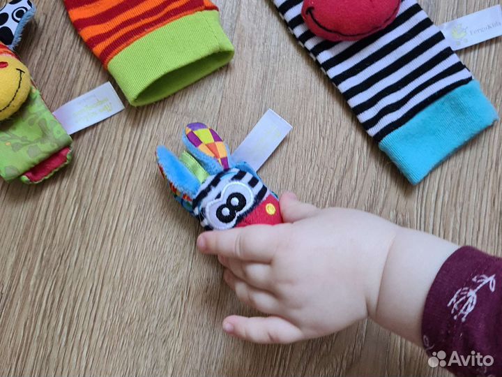 Набор погремушек носочки и браслеты