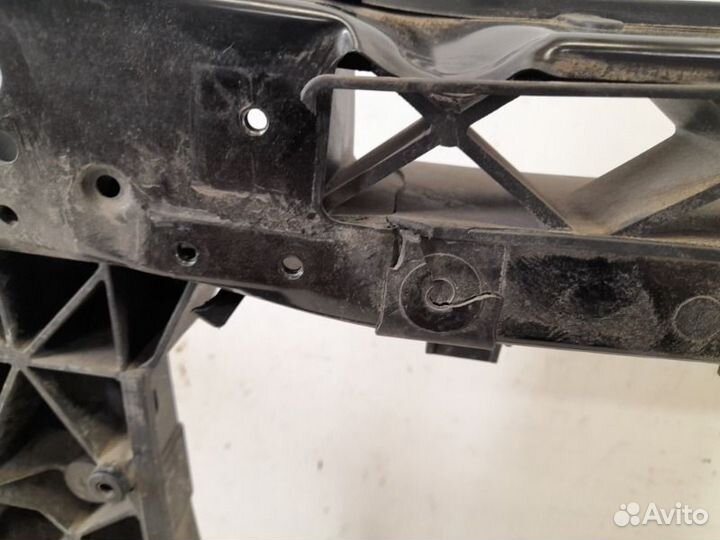 Панель передняя (телевизор) передний Kia Sorento 4