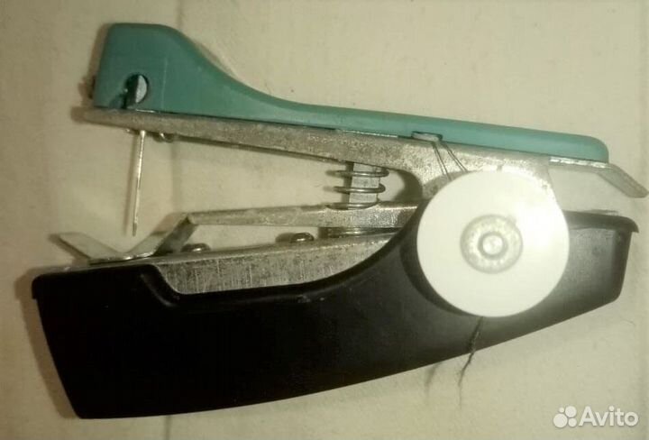 Портативная швейная машинка