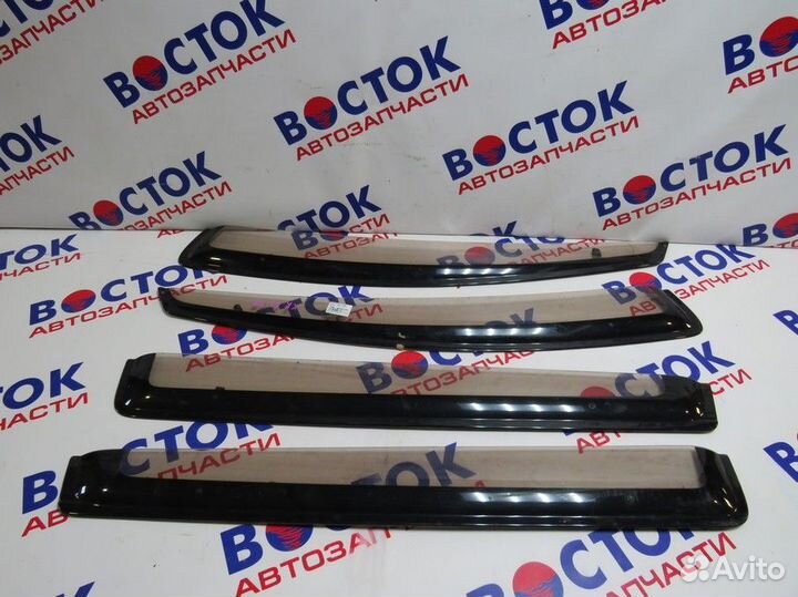 Ветровик toyota wish ZNE10G