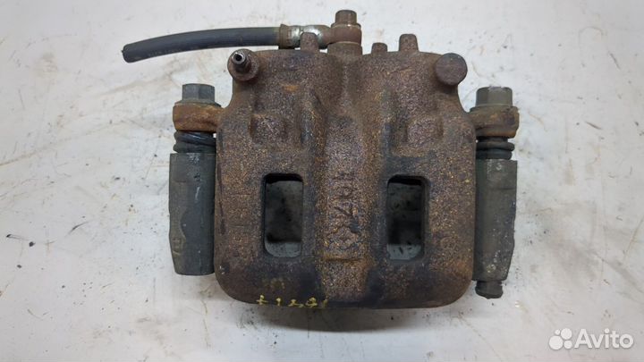 Суппорт Mitsubishi Pajero / Montero, 2002