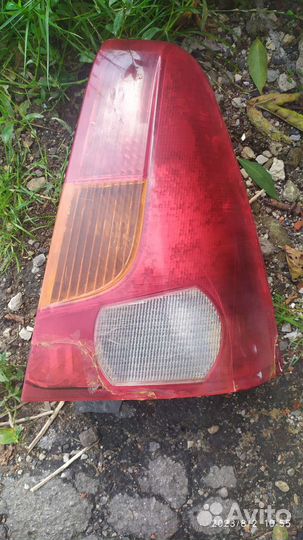 Задняя правая фара на Renault Logan