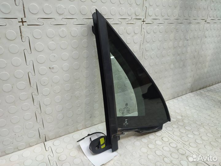 Стекло двери переднее правое Volkswagen Tiguan 2