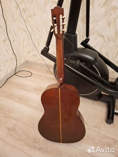 Гитара 6 струнная