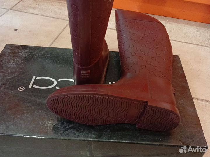 Резиновые сапоги