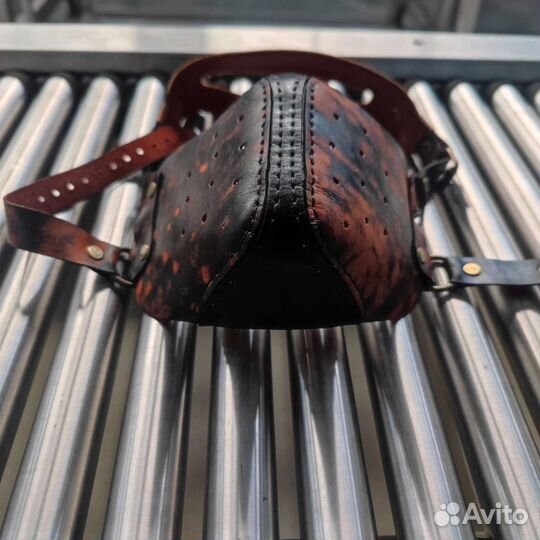 Маска из натуральной кожи