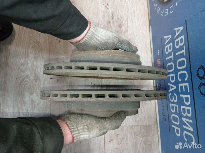 Тормозные диски задние на BMW 5 Е60