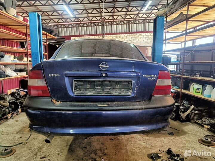 Кузов Опель Вектра Б седан (По частям)