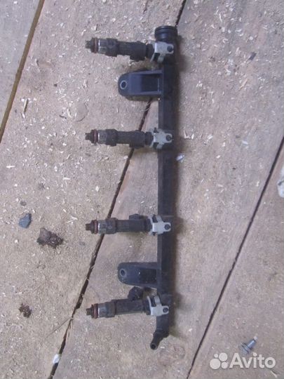 Рейка топливная рампа Renault 8200494284