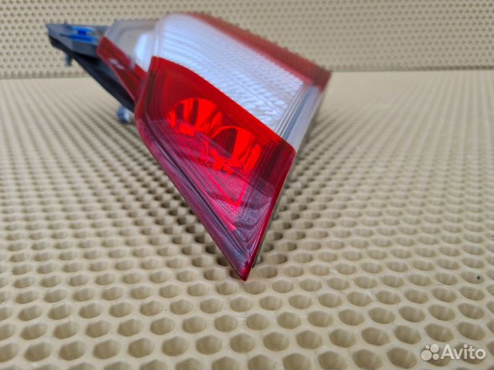 Фонарь в крышку багажника задний левый Infiniti