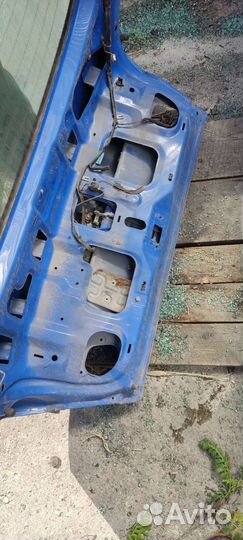 Задняя крышка, Митсубиси Каризма