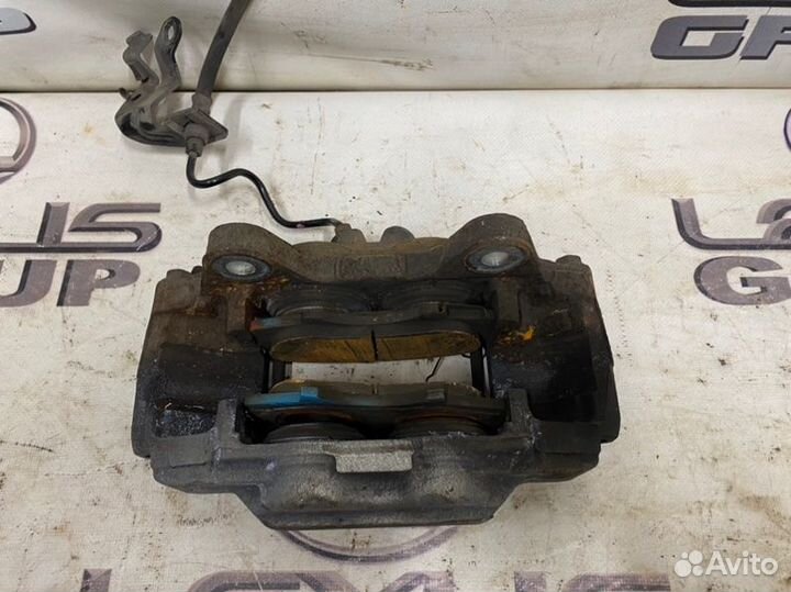 Суппорт передний правый Toyota Land Cruiser Prado