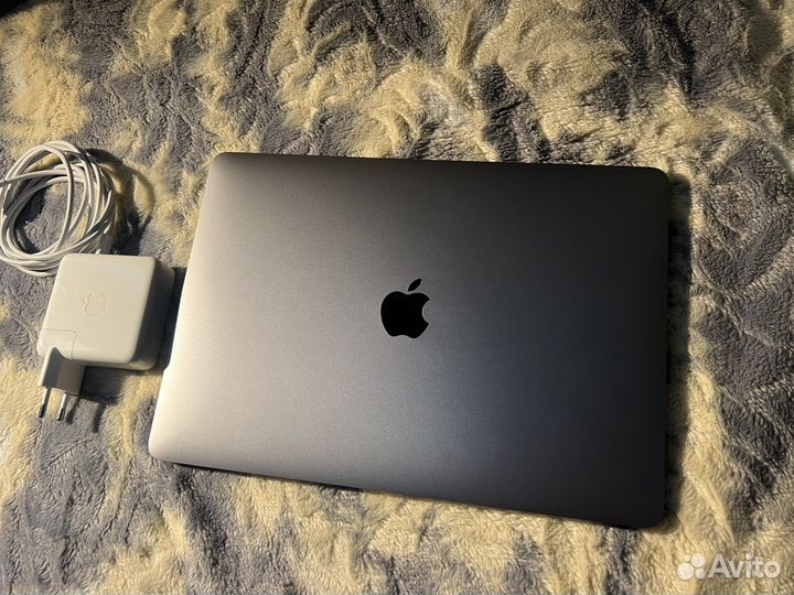 MacBook Pro M1 16/512 Акб 100 Идеал Ростест