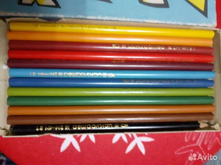 Советские карандаши, кнопки, записные книжки, тетр