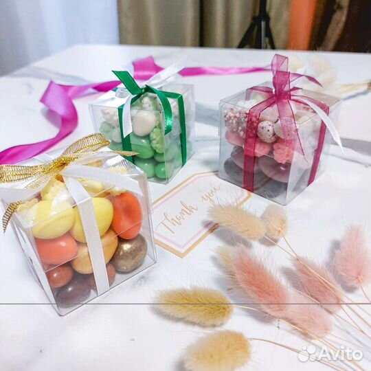 Коробочки бонбоньерки пвх много