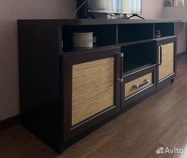 Тумба под телевизор