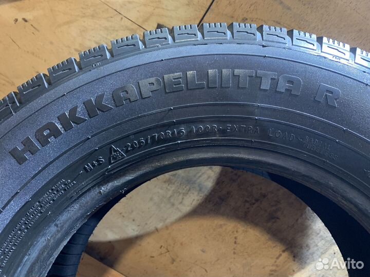 Nokian Tyres Hakkapeliitta R 205/70 R15 100R