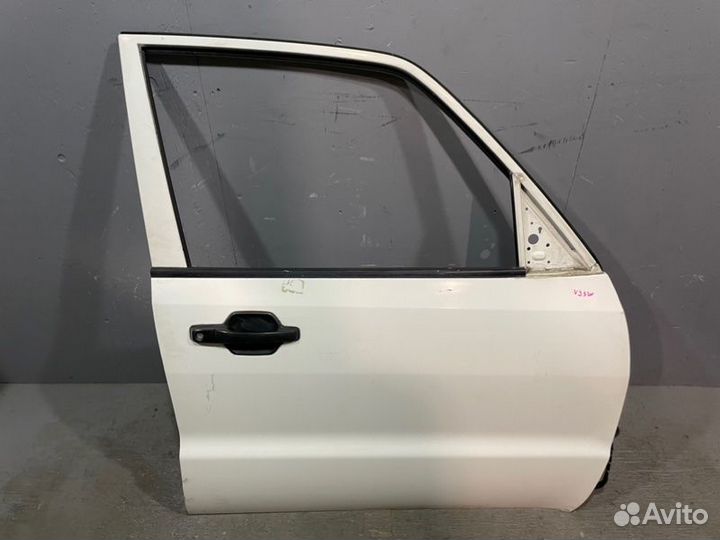 Дверь передняя правая Mitsubishi Pajero 4 V90
