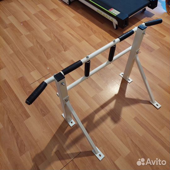 Турник настенный