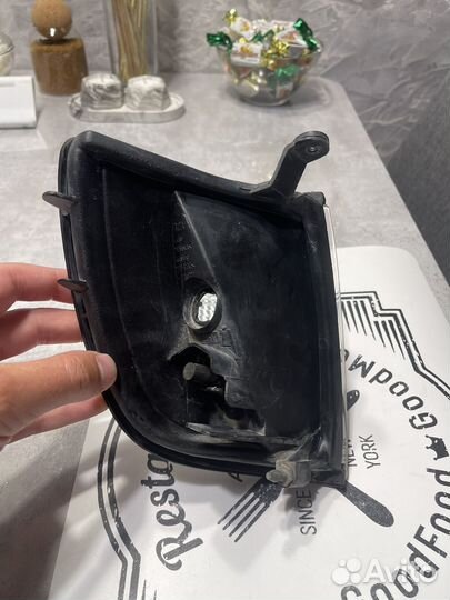 Габарит Toyota hilux surf 185 левый