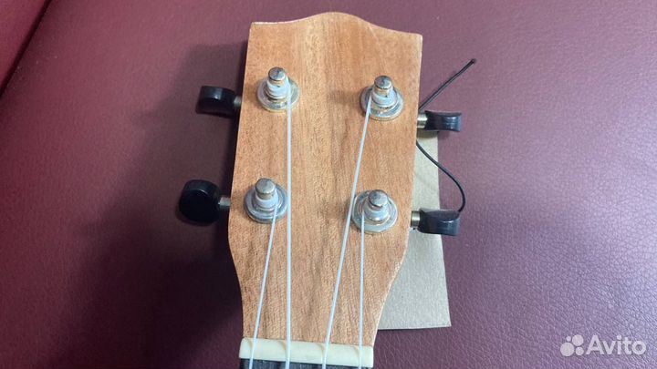 Укулеле сопрано со звукоснимателем