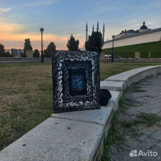 Холст на подрамнике в стиле каллиграфии