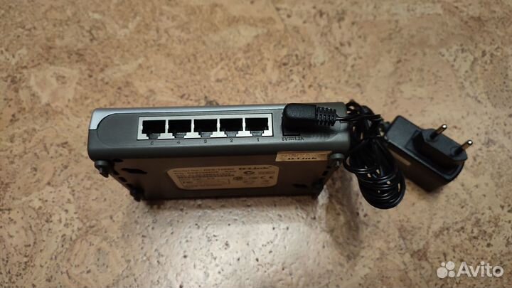 Коммутатор с 5 портами D-Link DES-1005D