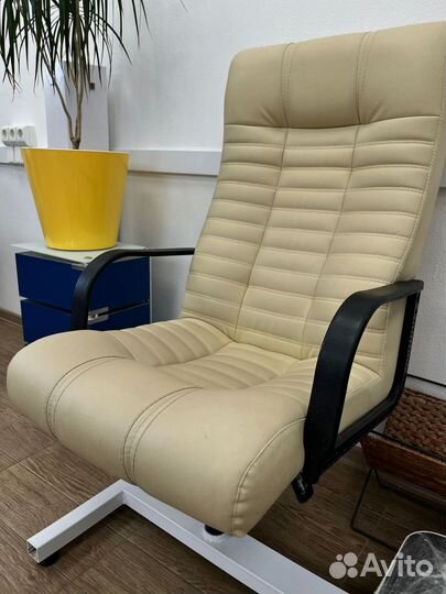 Педикюрное кресло на гидравлике