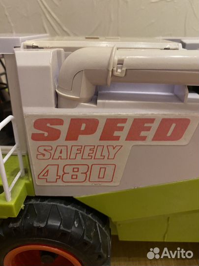 Игрушка для мальчика, комбайн