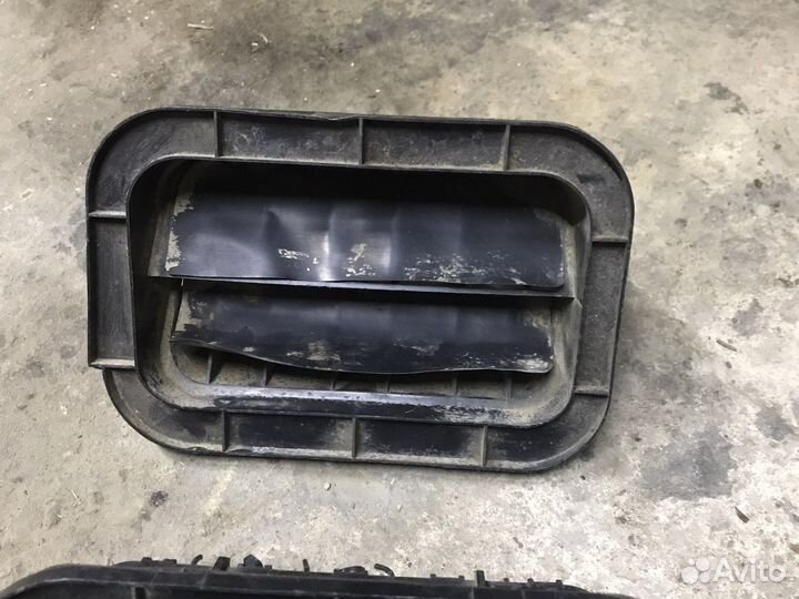 Заглушка багажника Byd F3