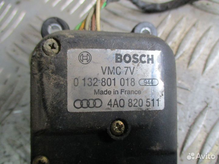 Моторчик заслонки отопителя Audi 100 C4