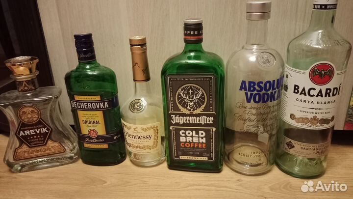 Бутылки для коллекции