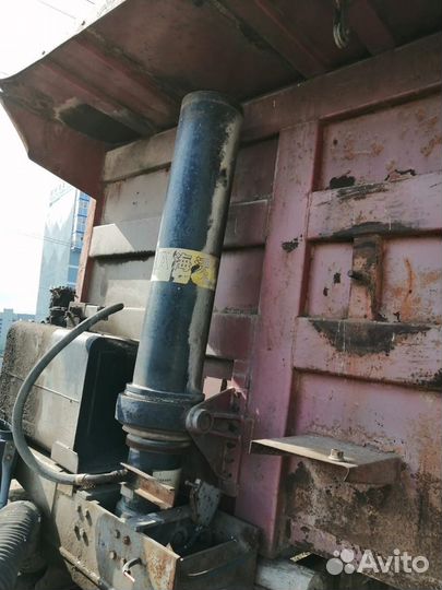 Цилиндр подьема кузова на хово 4 осник