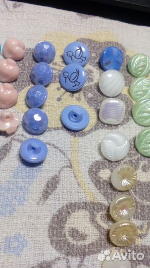 Пуговицы разные
