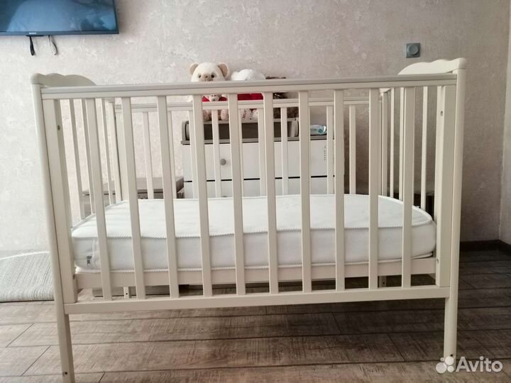 Детская кроватка