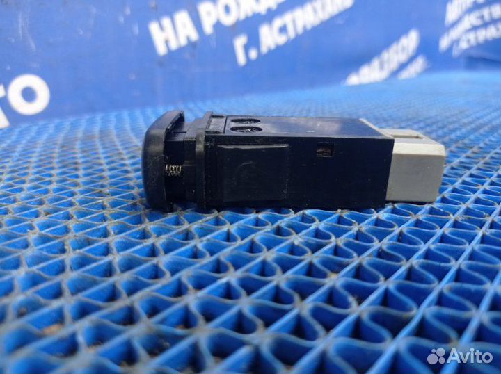 Кнопка птф Kia Clarus седан T8 2000