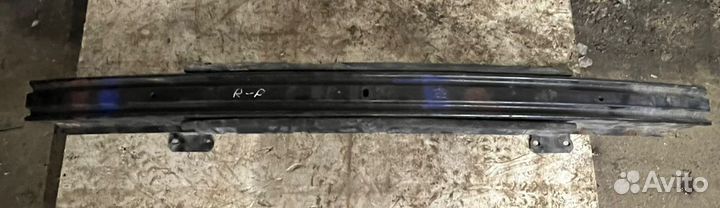 Усилитель переднего бампера Range Rover Sport L320