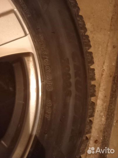 Bridgestone Ice Cruiser 7000S 205/60 R16 92