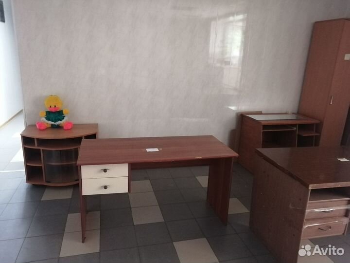 Мебель б/у для офиса в ассортименте