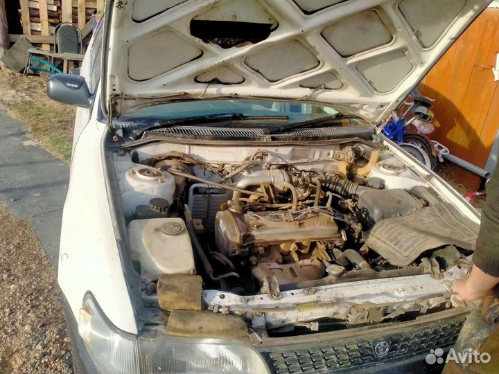 Toyota Corolla, 1998
