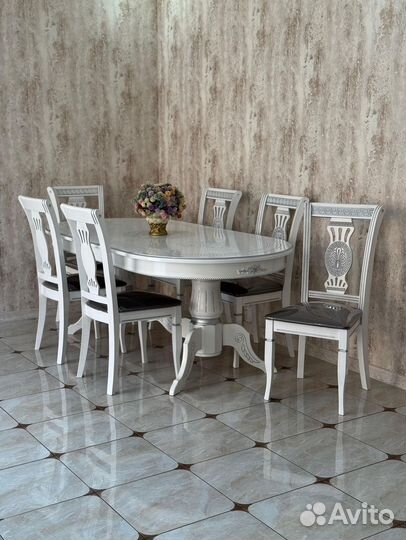 Стол «Лапка-Версачи»