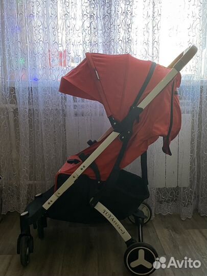 Коляска прогулочная yoya