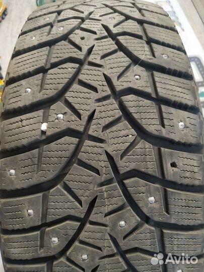 Bridgestone Blizzak Spike-02 235/60 R17 106T