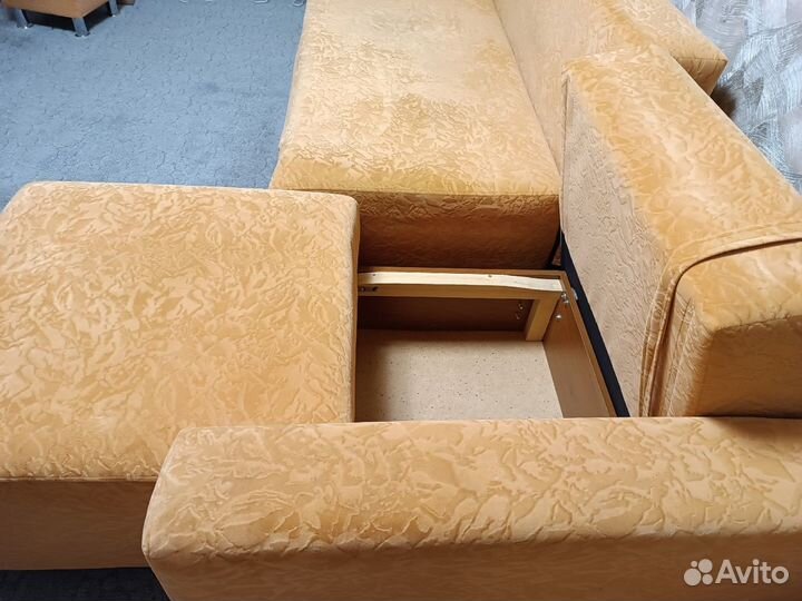 Угловой диван бу